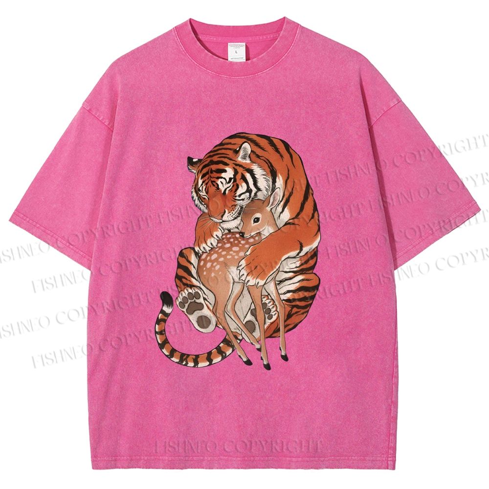 Unisex Vintage Ukiyo-e Tiger Holding a Deer Printed Washed Tee