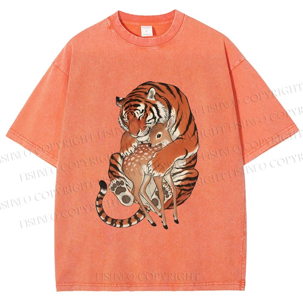 Unisex Vintage Ukiyo-e Tiger Holding a Deer Printed Washed Tee