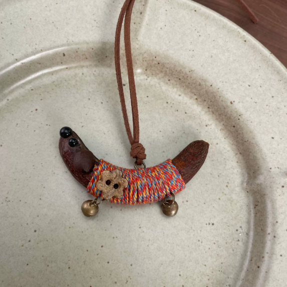 Natural Peapod Funny Dachshund Necklace