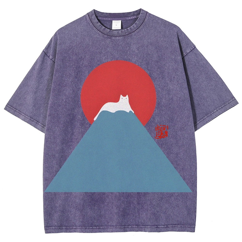 Women's Mt. Fuji White Cat Snow Vintage T-Shirt