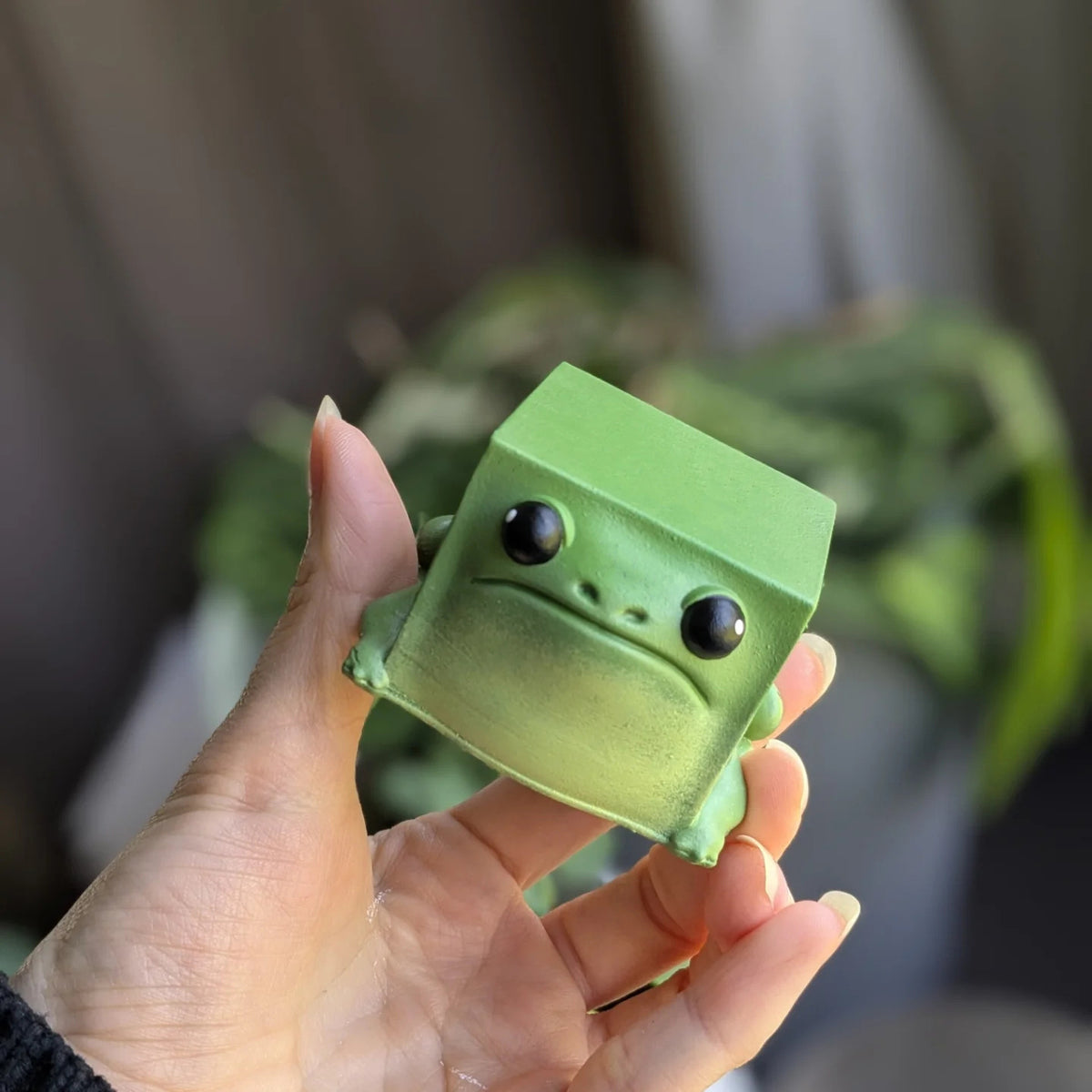 Frog resin figurine